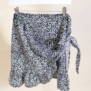 Leopard B&W mini skirt